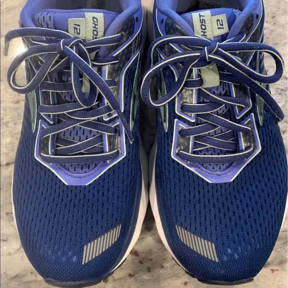EEUC Womens Brooks Ghost 12 Sneakers Size 8